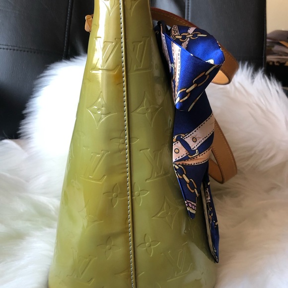 Authentic Louis Vuitton Huston Vernis bag - Picture 4 of 16